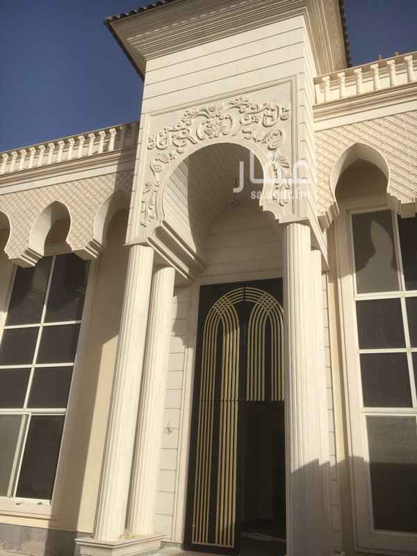 1351366 للبيع فيلا فاخرة بحي الخزامى
••المساحة 1000م
••شارع 36م سكني
مسبح ، مصعد ، ملاحق خارجية ،
ارضيات رخام ، مسطحات خضراء
•الدور الارضي
مجلس رجال ونساء ومقلط وصالة عائلية
ومطبخ داخلي وخارجي وغرفة كبار سن
و 4 دورات مياه
•الدور العلوي :
6 غرف نوم و5 دورات مياه
•السطح :
صالة العاب وغرفة خدم وسطح
وغرفة غسيل وسطح
ع السوم
(الموقع غير دقيق)
مباشر