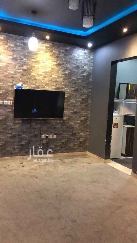 1761100 شقق عزاب مفروشه للايجار
مكونه من غرفه وصاله وحمام ومطبخ