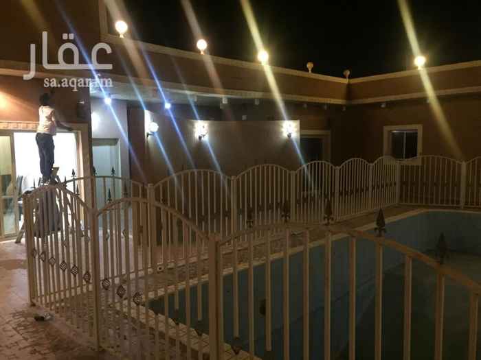 1468056 استراحة في الحسينية بموقع مميز اطلالة على الشارع العام مباشرة مساحتها ٥٠٠ م بوثيقة رسميه ومعاملة استخراج الصك في المحكمة البنيان مسلح وبها خزان وبيارة وانتم بكرامه بها ٢ مجلس ٨*٥ وبها غرفة نوم بحمام داخلي ومطبخ و٣ حمامات وغرفة حارس بالاضافة الى سطح مبلط كامل وجلسه مطله على الشارع العام المطلوب بها في السابق ٦٥٠ وهذه تكلفة الارض والبناء والان بسبب نزول العقار نزل راعيها الى ٣٨٠ الف وتعتبر لقطة بموقعها