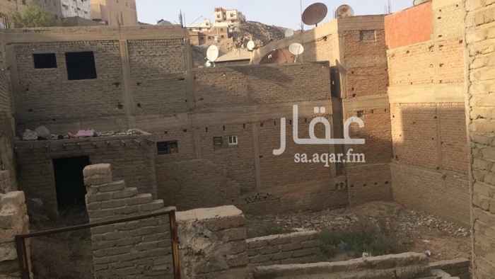 1587627 سلام عليكم ورحمه الله عندي ارض بصك شرعي في مكه المكرمه تقع بحي الصفيراء بشارع الحج داخل الحي الصفيرا تبعد عن شارع الحج العام تقريبا 100 متر مساحه الارض 162متر تقريبا الارض فيها حوش وغرفه موصله بسكه جبليه الواجهه 10م تقريبا قريبه من المسجد وداخل الحي مجمع مدارس تبعد عن الحرم تقريبا 6 كيلو او اقل مسافه 5 دقايق وانت في الحرم الارض الحد ١٨٠ الف قابل للتفاوض الرجاء التواصل اتصال او واتس لقله دخولي الموقع