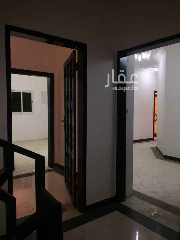 1642367 الشقه جديده وكل شيء جديد والحاره جدا هاديه
والكهرباء مفصول والماء مفصول
عباره عن
مجلس
مقلط
مطبخ
٢ حمام
٢ غرف نوم