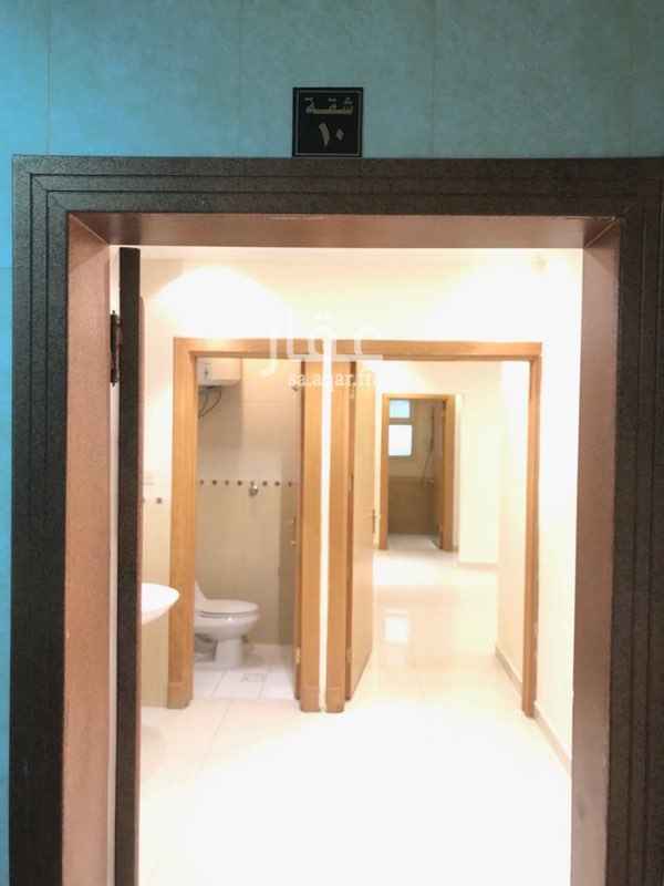 1452010 شقة للايجار في عماره سكنية رقم ٢ شارع القلم قريبه من الخدمات رقم الشقه ١٠ الدور العلوي تتكون من :
غرفتين نوم - مجلس - صاله - مطبخ امريكي ومكيفات راكبه اسبلت .
التامين الف مسترد
و٥٠٠ ماء كل سنه
للتواصل رقم الحارس للمعاينه : 0598130285