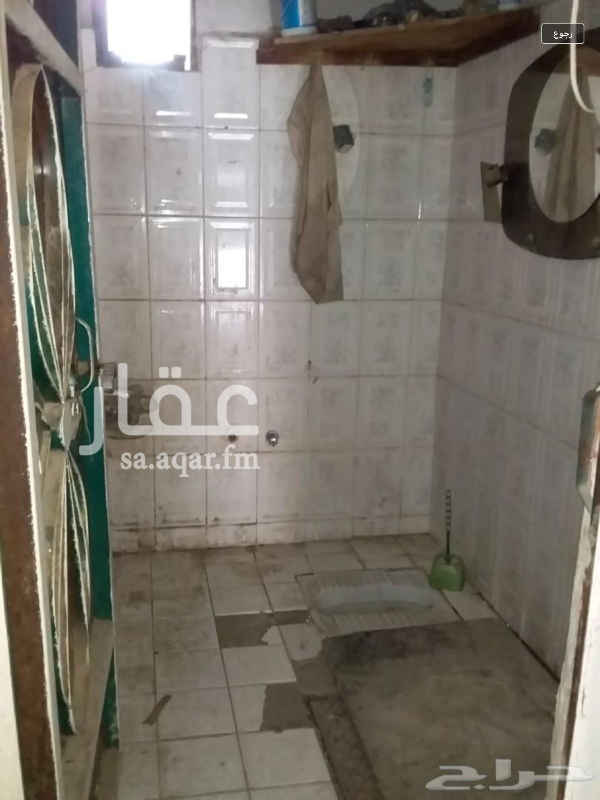 1518608 غرفة حارس للايجار مع حمام ومطبخ داخلي ب 400 شاملة المويه والكهربا علما يوجد مفتاح الخزان داخل الغرفة يحتاج الحارس لدخول لفتحه للاتصال 0502772250