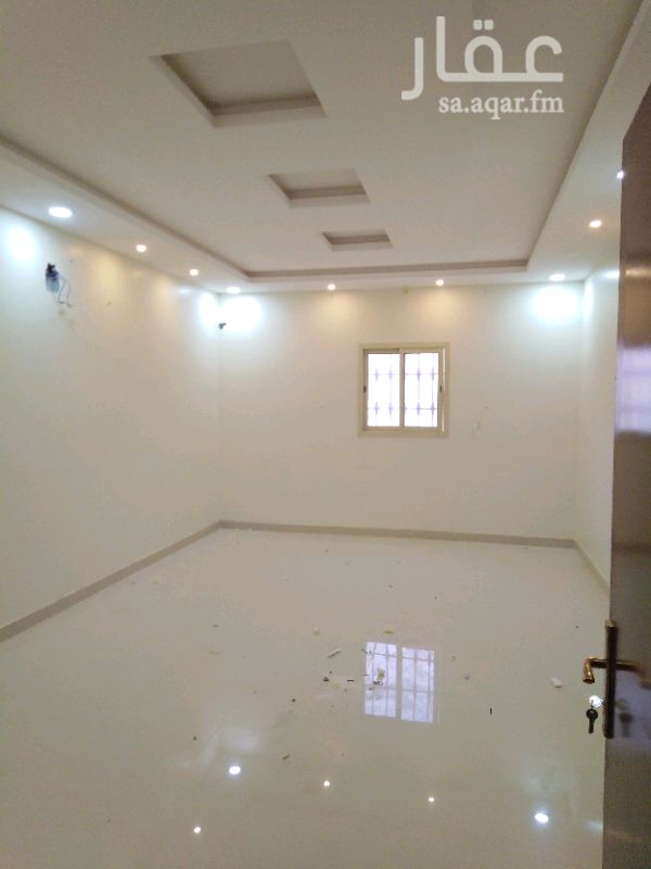1401083 شقه للايجار في عمارة سكنية تتكون من ثلاثة غرف وصاله +ثلاثة دورت مياه +مصعد +الكهرباء مستقل والمياه على مالك
السعر 1450ريال شهرى
الاستفسار
0553630611 عبدالله
مكتب نجم الأضواء