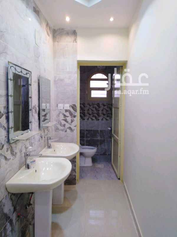 1458817 شقه للايجار في فيلا تتكون من أربع+مطبخ راكب +سطح كبير +الكهرباء مستقل والمياه على مالك مقابل مسجد
السعر 1400ريال شهرى
الاستفسار
0553630611 عبدالله
مكتب نجم الأضواء