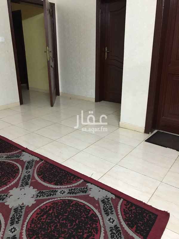 1306416 الحرازات وادي عشير - امام صراف الراجحي
(يوجد حوش ومدخلين )