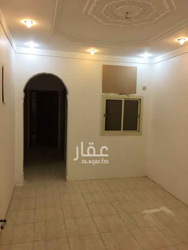 1635031 شقة مجدده بويات وسباكه يوجد بها مطبخ مركب
رقم التواصل :0507285055