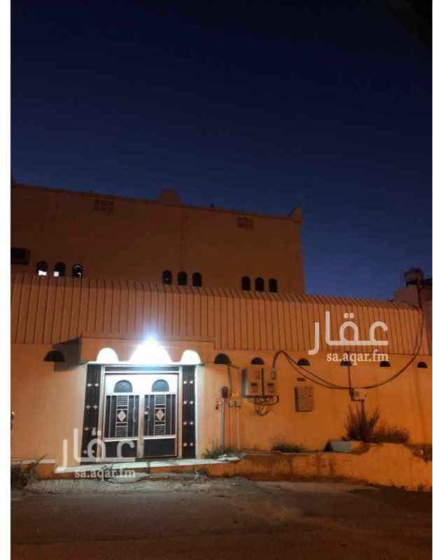 1392884 دور ارضي على شارعين خلف كوكب المطاعم قريب من الخدمات والمدارس مكون من مدخلين رجال ونساء وغرفتين نوم ومجلس رجال ومجلس نساء ومقلط وصاله وثلاث دورات مياه ومشروع المياه جاهز فيه وحوش واسع جداً .