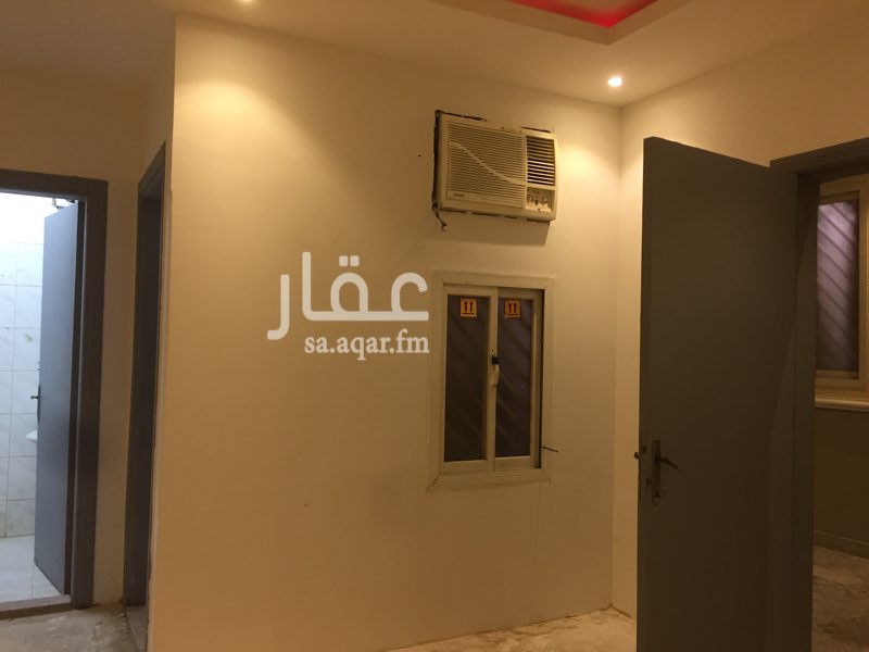 1641934 غرفتين وصاله ومطبخ ودوره مياه
الشقه عزااب في شارع البحر الاحمر