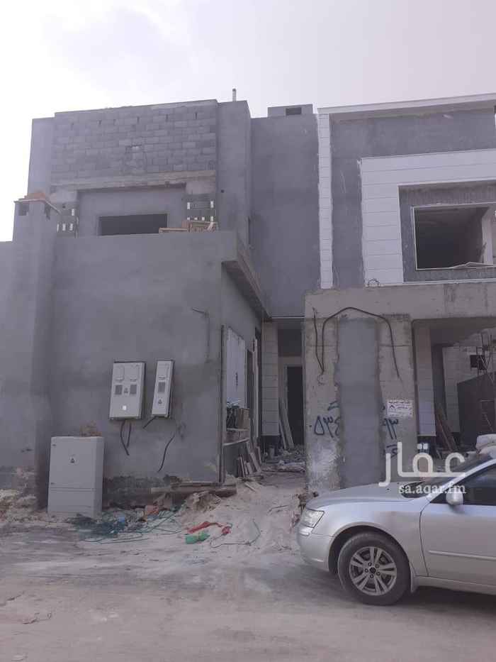 1704828 فيلا غرب المالك عبدالعزيز شمال ريحانه
درج بالصالة مع شقتين جنوبية شارع ١٨متر
مدخل سيارة وغرفة سائق وملحق خارجي ومجلس ومقلط وصالة وغرفة كبار سن ومطبخ ومستودع ومؤسس مصعد الدور العلوي اربع غرف نوم والسطح غرفة خادمة وغرفة غسيل الشقق كل شقة ٣غرف وصالة مساحة٤٣٣متر
السوم مليون ٦٥٠ حد مليون ٧٠٠