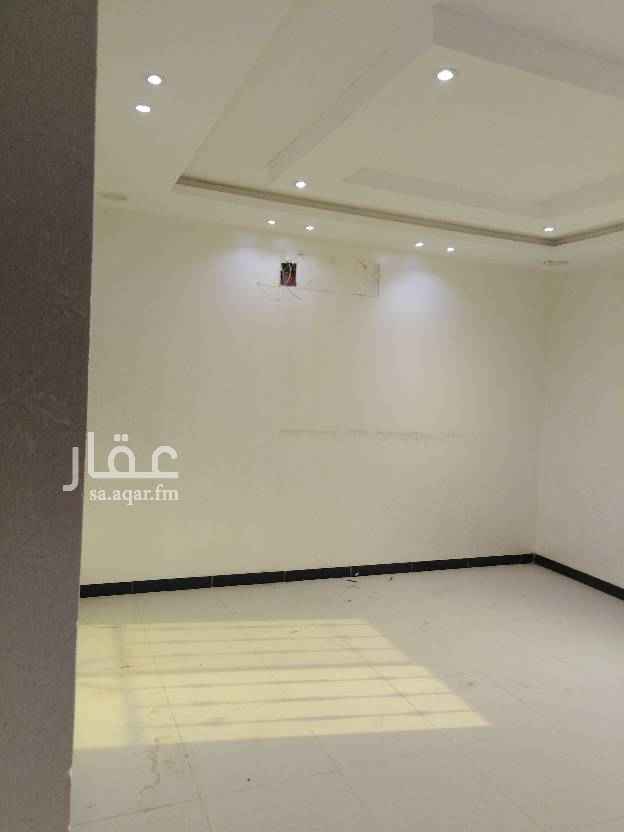 1704778 درج داخلي وشقتين للبيع حي الرمال التعمير_____مساحة ٢٤٠_شارع ٢٠غربي
مجلس رجال _مقلط ___صالة نساء _مجلس نساء
غرفة كبار سن___ثلاث غرف نوم فوق __غرفة خادمة مع السطح __بيع 950000