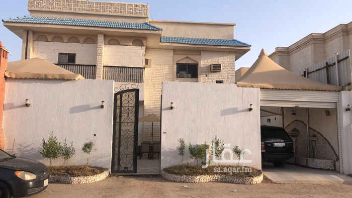1753445 بيت شبه مجدد مساحته 500م دورين مفصولين يوجد بيت شعر ومدخل سيارة للدور الأرضي والدور العلوي مدخل سيارة وثلاث ملاحق عمر العقار مايقارب 34 سنة