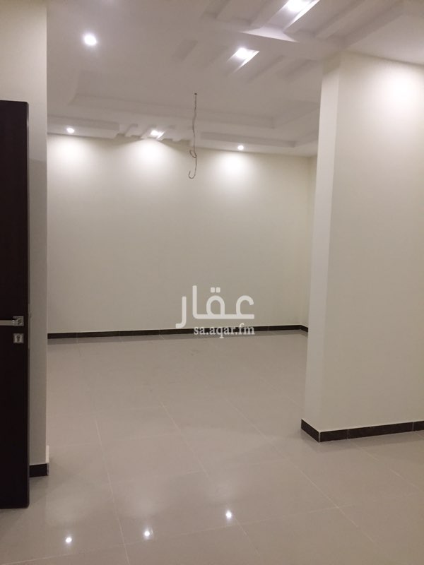 1370354 للبيع شقق فاخره وتشطيب راقي
حي بن لادن تتكون من ٥ غرف وغرفة شغاله بحمام وغرفة غسيل وصاله ومطبخ امريكي و ٣ حمام و مدخلين و خزان مستقل وغرفة سائق وموقف