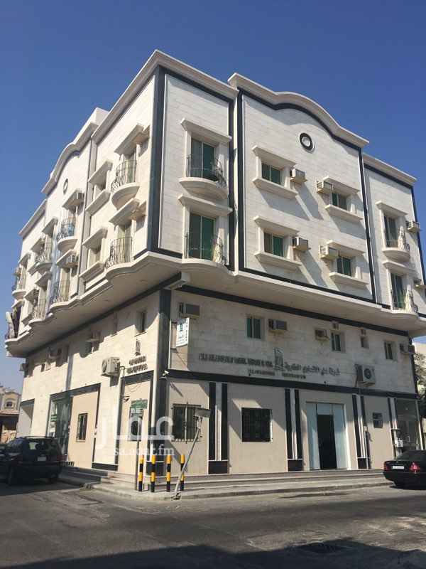 1584232 موقع مميز في الخبر الشماليه / شارع البيبسي
الشقة مكونه من :
غرفتين نوم
صاله
دورتين مياه
حارس دائم للنظافه اليوميه
كاميرات مراقبه
* يتم تسليم الشقة بعد عمل صبغ وصيانه كامله للشقة