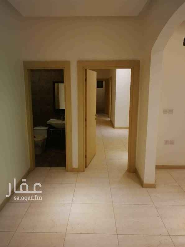 1533859 شقة جديدة للايجار..
مكيفات جديدة موفرة للطاقة..
مطبخ جديد راكب..
للشقة مدخلين واحد خاص..
غرفة النوم الرئيسية ماستر (دورة مياة خاصة)..