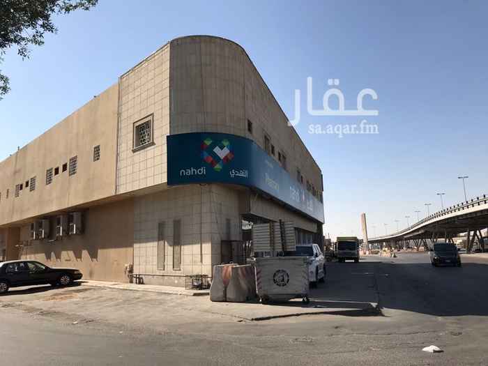 1760969 عمارة تجاري سكني ( عليها فسح شقق مفروشة + فسح مكاتب تجارية )
مكونة من 14 شقة ( بعضها غرفة وحمام + غرفتين وحمام + 3 غرف وحمامين )
العمارة على طريق الخرج مباشرة في حي المنصورة.
تتميز بسعة ممراتها بين الغرف.
فيها مصعد.
قبو على كامل الأرض ( مواقف سيارات )
السعر قابل للتفاوض.
تصلح سكن شركة عوائل أو عزاب أو شقق مفروشة