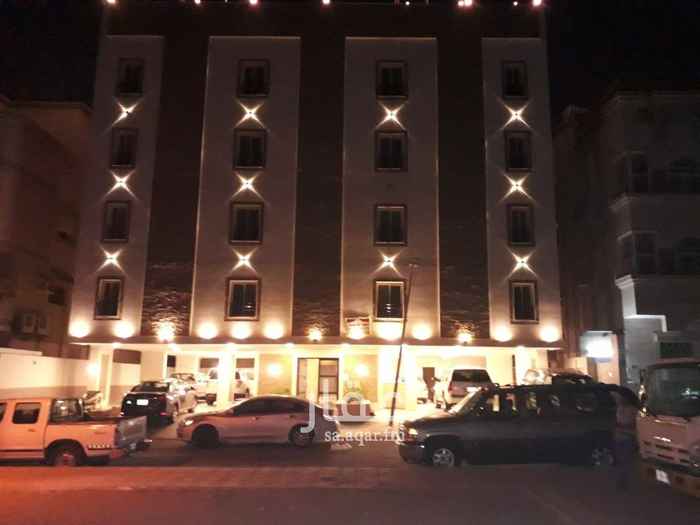1693171 عمارة جديده بحى البوادى قريبه من شارع الستين تطل على حديقه جديده اول ساكن مكونه من ٣ غرف و صاله و ٢ حمام و مطبخ عداد كهرباء مستقل ( عوائل فقط ) اتصال على ٠٥٠٦٦٩٩٩٧١