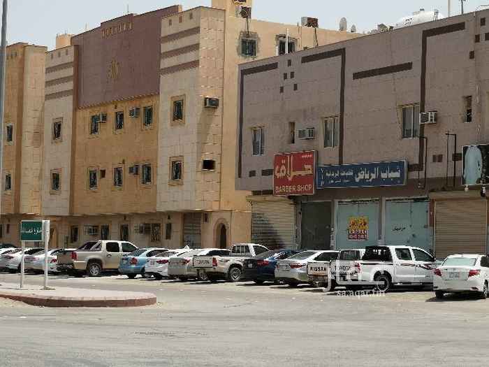1565771 عمارة على شارعين حيويه عرض 36 شمالي و 30 شرقي عبارة عن 9 فتحات تبقى 4 فتحات للايجار