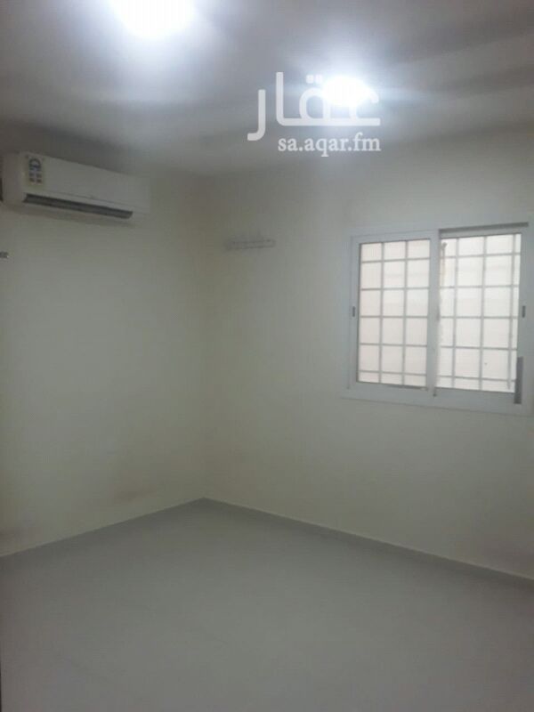 1530636 غرفه في شمال الرياض حي العارض قريبه من مسجد ركبه مكيف
ودورة مياه
لتوصل 0554153485