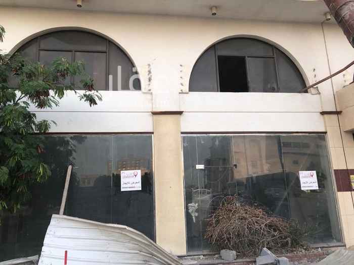1546971 ٤ معارض تقع على واجهة شقق فندقية تحت الترميم والتجديد المساحات مختلفه ويوجد معرض مخصص كمطعم .