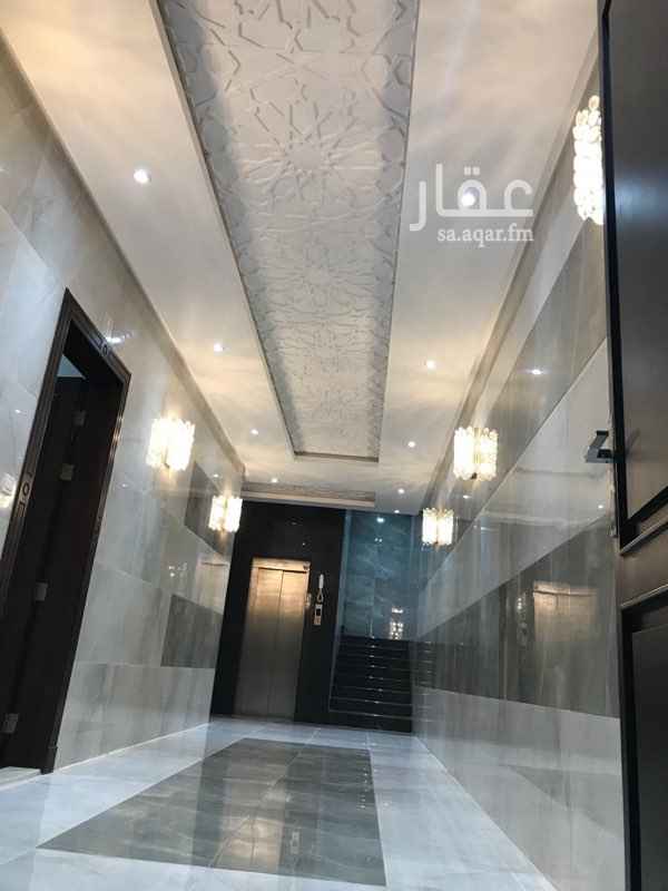 1589529 شقه للأيجار في عمارة مكونة من شقق سكنية ، مكونة من ثلاث غرف ومطبخ ودورتي مياه وصالة ، وحوش ارتداد جانبي ، تشطيب ديلوكس ، العمارة تشطيبها راقي ومتميز ، المكيفات والمطبخ راكبة ،جميع الخدمات متوفرة وعددات مستقلة ، يتميز الموقع بقربها من طريق الملك سلمان وطريق الملك فهد وشركة الكهرباء وجامعة الاميرة نورة ومطار الملك خالد ، الموقع دقيق وصحيح ،، طريقة الدفع على دفعتين او دفعة واحدة ولايوجد شهري،،