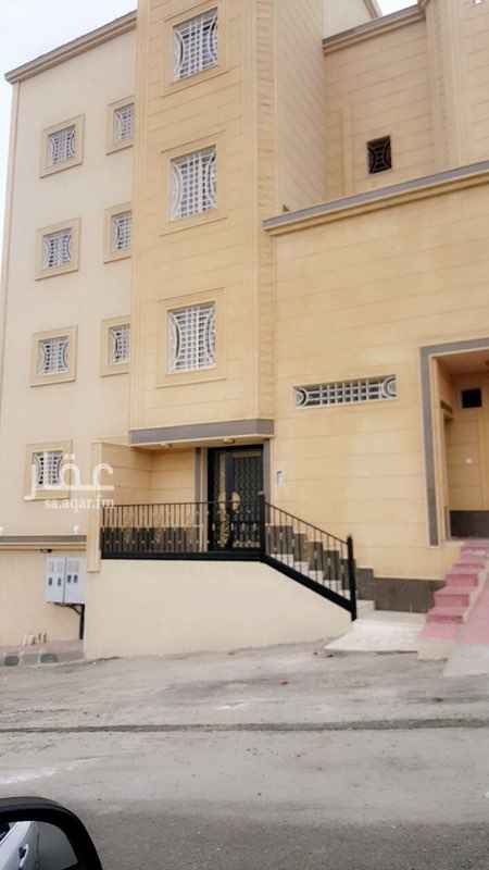 1737804 شقة دور ثاني مكونة من خمس غرف ( مجلس ومجلس حريم ومقلط وغرفة نوم رئيسية وغرفة نوم اطفال ومطبخ وثلاث دورات مياه ) واجهة الشقة شمالية شرقية، الشقة في دور مستقل، مدخل رئيسي للعمارة مشترك لأربع شقق ، يوجد مصعد ، خزان ماء ارضي وعلوي مستقل وعداد كهرباء مستقل.