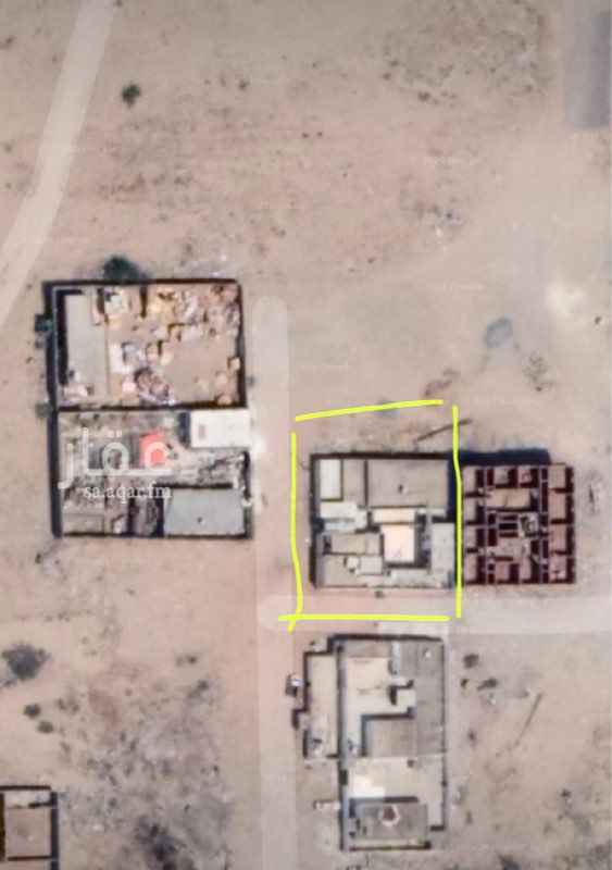 1590175 للبيع
إستراحة زاوية ، مقام عليها أربع شقق أرضية سكنية
المساحة 625 م ، البيع لأعلى سوم ، الحد 500 ألف ريال