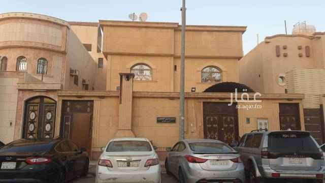 1743534 فله للبيع مساحه 375 متر. الدور الارضي تكون اربع غرف نوم صاله مطبخ مجلس مقلط ثلاثه دورات مياه. ..الدور الثاني شقتين كل واحده غرفتين نوم صاله مطبخ مجلس رجال دورتين مياه .الشقه الثانيه نفس التصميم ...شقه في السطح غرفتين نوم صاله مطبخ مجلس رجال ودورتين مياه. عليها السوم 950 الف وعليها بنك 252 الف استقبل عروضكم طلباتك الموقع ا غير صحيح اللي في الاعلان
