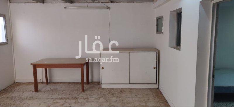 1599149 ملحق مكون من غرفة وصالة ودورة مياة ومطبخ وسطح
السعر شامل الكهرباء والماء