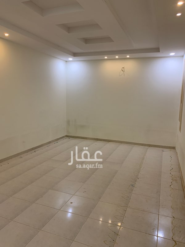 1699852 دور علوي بحي السعادة مخطط السعيدان ٥غرف وصاله و٣دورات مياه ومطبخ راكب عداد كهرباء مستقل الدور نظيف