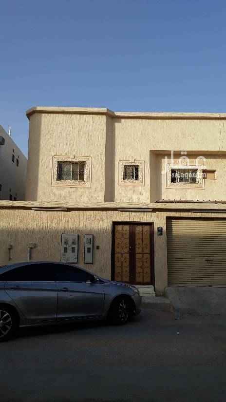 1626358 دور علوي ثلاث غرف نوم وصاله ومجلس ومقلط