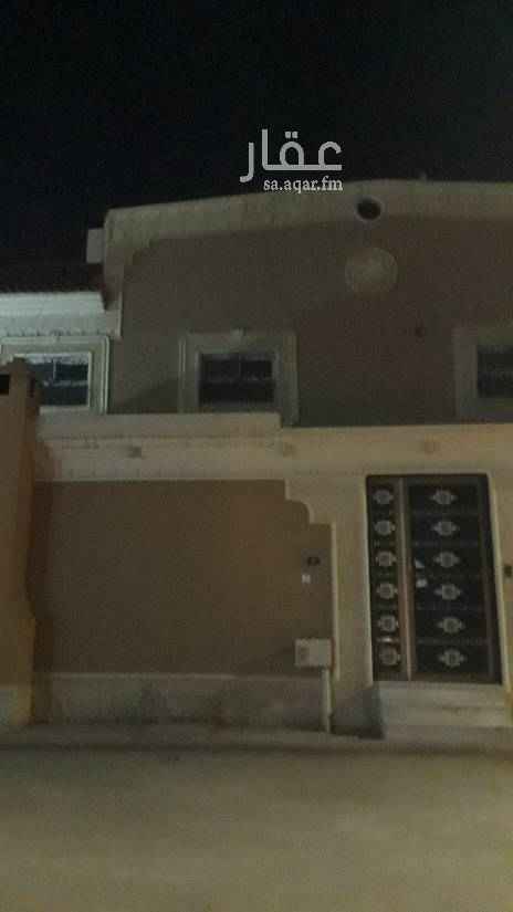 1750540 دور نظيف مكون من ثلاث غرف وصاله كبيره ومدخل نساء ومجلس ومقلط ومشب ومدخل سياره