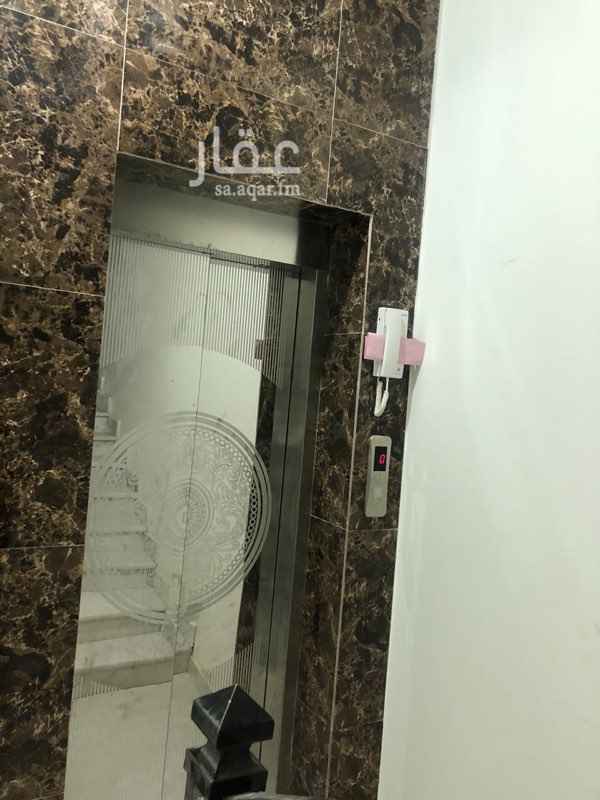 1632258 شقة في فلة جديدة مكونة من 3غرف نوم و دورتين مياة و صالة و مطبخ. في الدور الاول يوجد مصعد