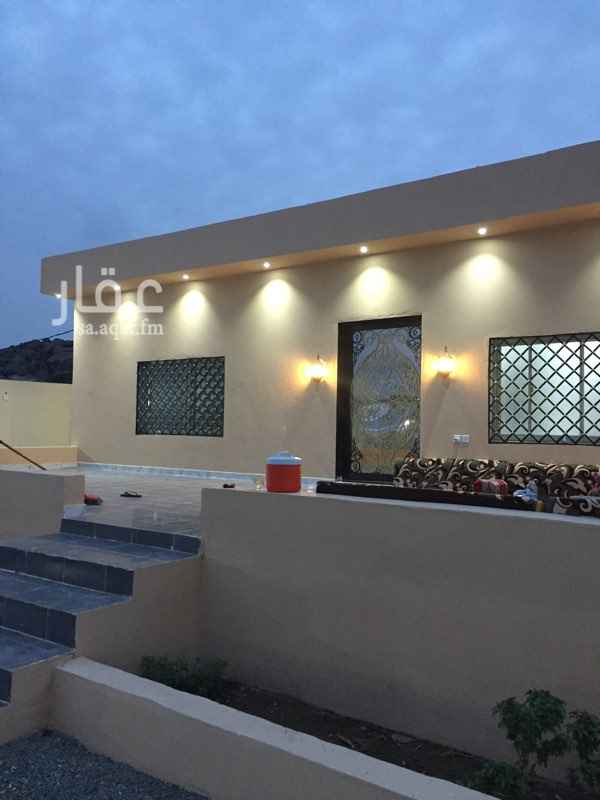 1465689 مكه المكرمه وادي نعمان وسيق
استراحه مسلح يوجد بداخلها غرفتين ومطبخ وحمام وصاله جاهزه ومشطبه للاثاث لايوجد بها عداد ساحب كيبل من جاري
مساحه المبناء 120م