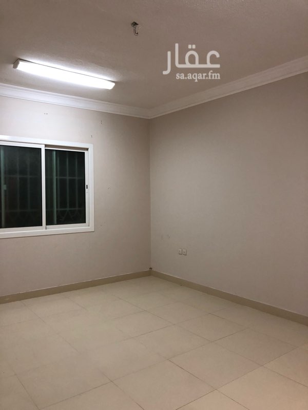 1281462 دور ارضي مجلس وصاله ومطبخ وثلاث غرف نوم واحدة ماستر ودورتين مياه مطبخ راكب ومكيفات راكبه حي زلملقا المساحة تقريباً 320 م