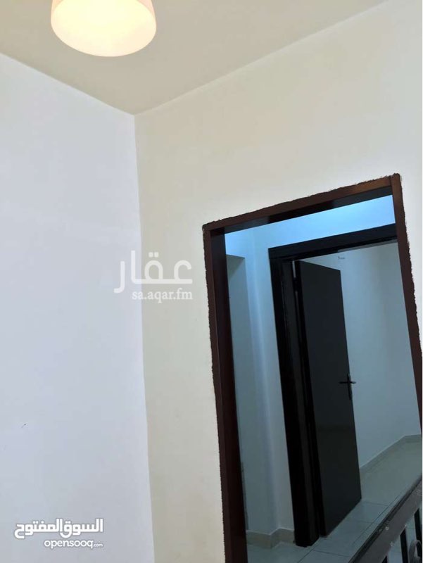 1733929 الكهرباء عداد مفصول
لايوجد سطح
بريه جديدة
يصلح عائلة صغيرة جداً
او عائلة اجنبية عربية
ممكن يكون الايجار شهري 1200
التواصل واتساب 0554411873 ابوسعيد