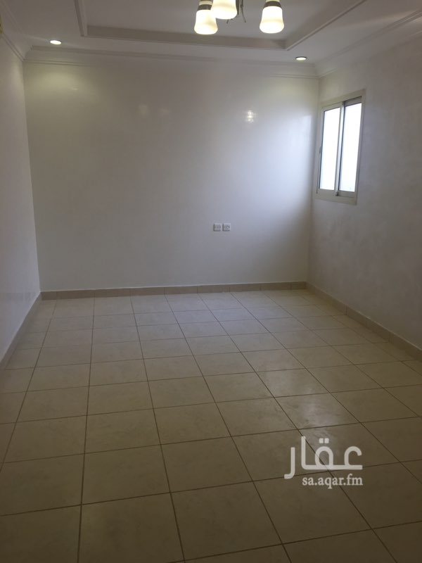 1694986 شقه في الدور العلوي 3 نوم مع واحده ماستر صاله ومجلس 3 حمامات ومطبخ مكيفات ومطابخ راكب الموقع خلف الدفاع المدني لبن الاحمديه