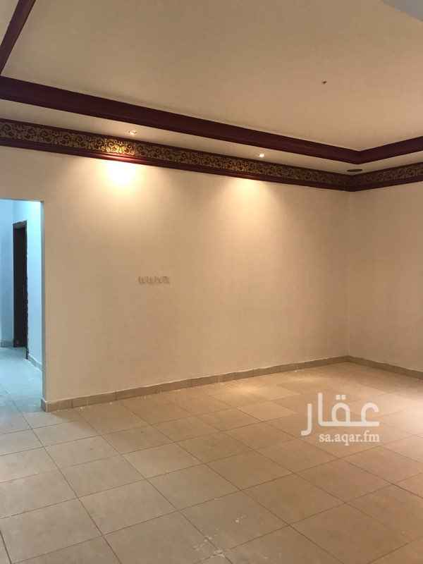 1257012 دور علوي ٣ غرف مجلس ومقلط صاله ٣ دوراة مياه سطح شبه جديد