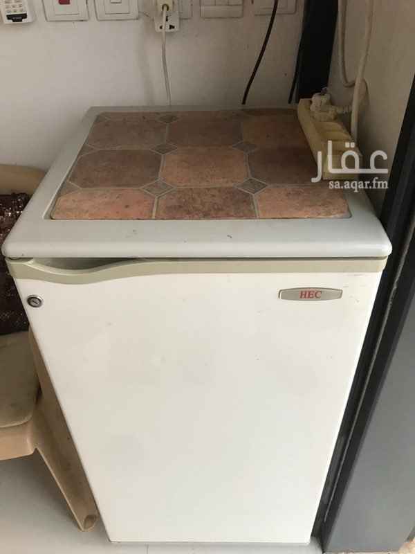 1532263 غرفة سائق مؤثثه
حي القصور ( النرجس ) بفيلا
شمال طريق الملك سلمان امتداد طريق ابو بكر بجانب اسواق التميمي .
مكوناتها ( ثلاجة - ميكرويف - ادوات مطبخ كاملة مع غلايه - غاز - قز -دولاب - مكيف سبلت - سرير مع مفرش - ستلايت (دش) )
لتواصل مع المالك مباشر ابو نواف