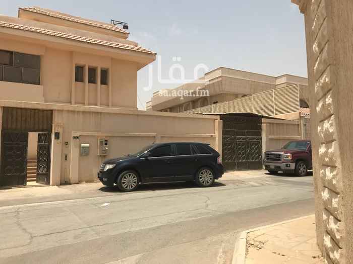 1070803 فيلا قديمة شارعين متظاهرة (شرقي و غربي)
حي راقي جدا موقع ممتاز بين شارع التحلية والتخصصي والثلاثين وتركي الاول .
فيلا دورين ودور ثالث عبارة عن غرفتين ودورة مياة+ غرفة سائق ودورة مياة مستقلة خارجية +غرفة خادمة وملابس ودورة مياة مستقلة + غرفة غسيل + غرفة كي الملابس + وكراج يتسع لاكثر من 6 سيارات ومساحات خضراء+ دور مستقل اضافي ومدخل مستقل بجانب الفيلا عبارة عن 4 غرف واسعة ومجلس كبير بمشب للنار فخم ومطبخ كبير و 3 دورات مياة بمساحات خضراء وتقدر تبني عدد اثنان فيلا بجانبها بدون هدم .