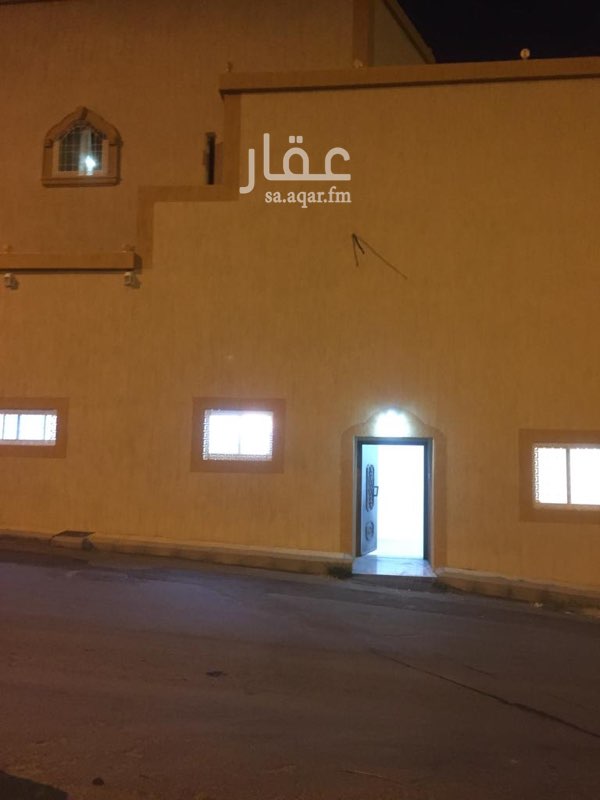 1454279 شقة مستقلة تشرق عليها الشمس مجاورة لممشى حي المروج من الجهة الغربية ، مستقلة كمدخل و عداد كهرباء وتغذيها شبكة التحلية ، عمارة جديدة ونظيفة ، قريبة من جامع ابن جبرين ومسجد انس بن مالك وقصر المقصورة للاحتفالات ، حي هادئ جداً وسكني وراقي للناس الراقيييييين، التكرم بقدر الامكان التواصل عبر الواتس أب ، او رسائل هذا التطبيق ، وتقبلوا شكري وتقديري ،،،