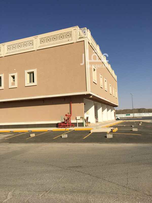 1647321 عمارة للايجار بالكامل في ظهرة لبن قريب من مخرح ٣٣ تتكون من ٦ شقق غرف واسعة وتشطيب راقي و الدور الارضي عبارة عن معارض مفتوحه على بعضها مسحتها ٥٠٠ م
المبنى وصل له جميع الخدمات ومجهز بالامن والسلامة ومصعد كهربائى.
الموقع يصلح مركز صحي او مركز رياضي او اي نشاط مماثل . السعر قابل للتفاوض .