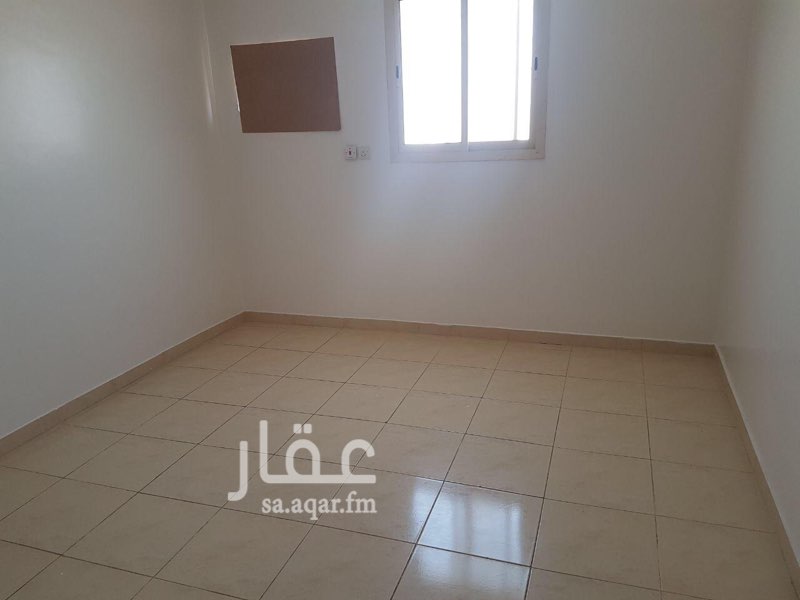 1658063 الدور الرابع شقه مدخلين ٤ غرف وصاله المساحه ١٢٥م
يوجد مصعد كهربائي الشقة مكونة من اربع غرف وصالة مستقلة وحمامين ومدخلين غرفتين نوم وغرفة استقبال وغرفة طعام يفصل بينهم باب