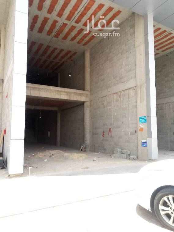 1661372 معرض بحي الربوة على طريق عمر بن عبدالعزيز بجوار الربوه بلازا من جهة الغرب مساحة المعرض ١٦٤ متر مربع و الميزانين ٨٣ متر مربع الاجمالي ٢٤٧ متر مربع سعر المتر ٨٥٠ ريال البنايه واجهه كلادينك و زجاج