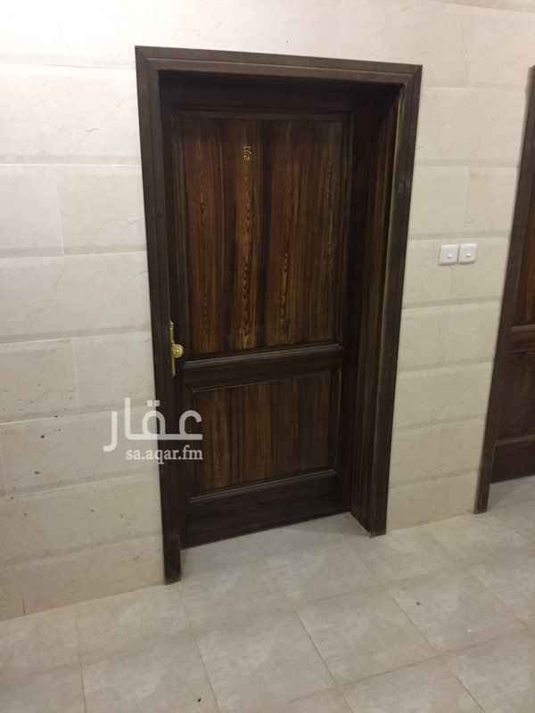 576127 خليص#السلام#شقة من غرفتين واسعة وحمام ومطبخ وشبكة مياه رئيسية بجوار جامع القطان وشعبة مرور خليص على مقربة من جامعة الملك ومتاجر العطاء مقابل مكتب الغرفة التجارية وقريبا من ثول.