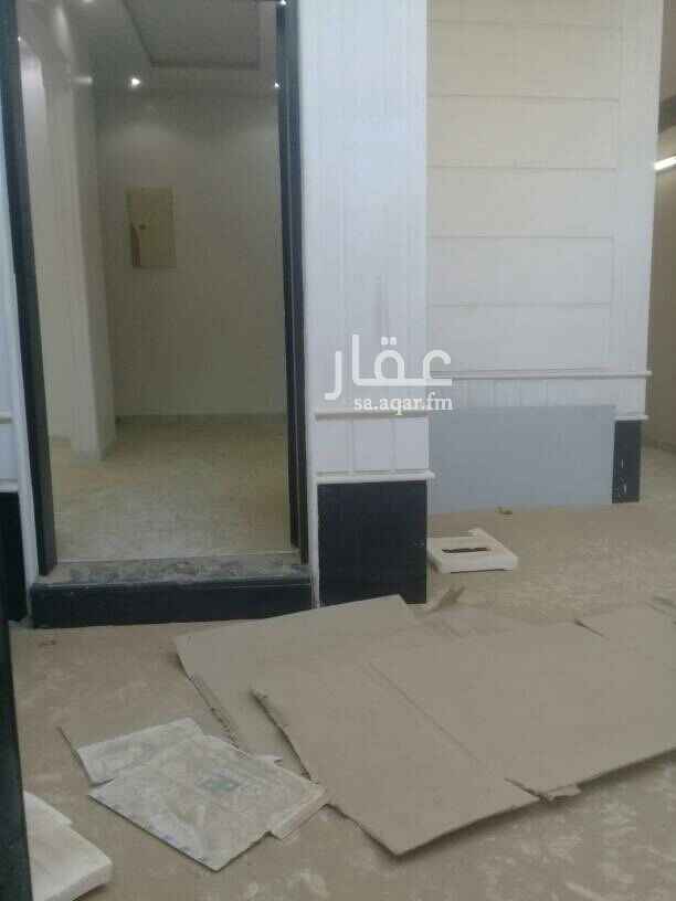 1760413 فيلا للايجار حي الرمال الواحه درج دخلي سنوي ٣٥ الف دفعه وحده تتكون من مشب مجلس مقلط صاله مجلس حريم غرفت كبار سن الدور الثاني ٣ غرف نوم +السطح غرفت شغاله