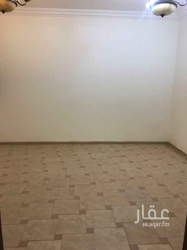1697877 شقة ارضية للبيع مكونه من غرفتين نوم + مجلس + صالة + مطبخ راكب + دورتين مياة.
في حال عدم الرد التواصل على الواتس