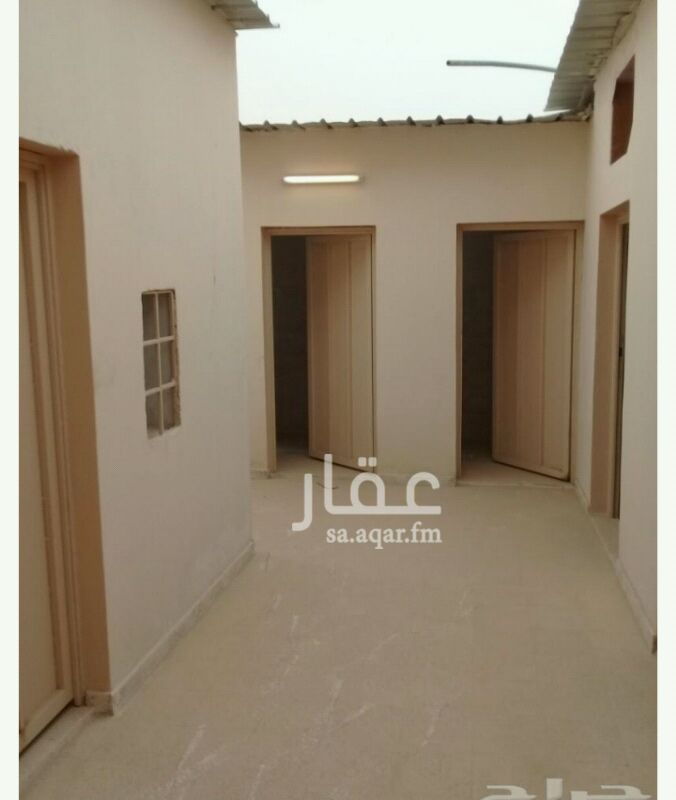 1013821 غرف عمال للإيجار بحي العارض
عدد الغرف 5 + مطبخ و 3 دورات مياه
مساحة كل غرفة 18 متر
سعر الغرفة للإيجار السنوي 7500