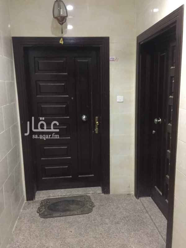 1477154 شقة للايجار مكونة من :
ثلاث غرف
مدخلين
صالة
حمامين
مطبخ