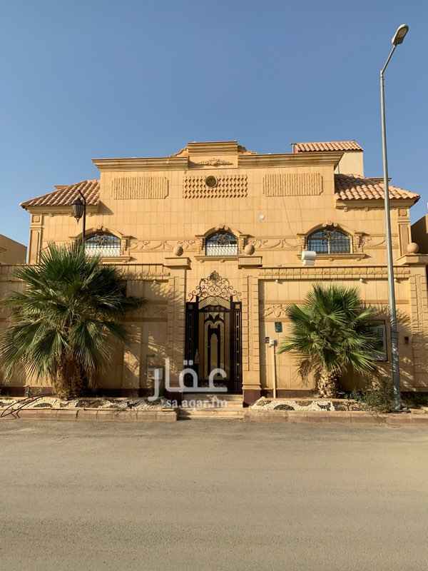 1559285 شقة في الدور الثاني في السطح مكونه من 3 غرف نوم و مجلس و مطبخ وصالة و دورتين مياة